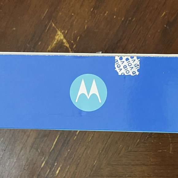 Motorola 16x4 Cable Modem with AC1600 WIFI Router - Picture 3 of 5